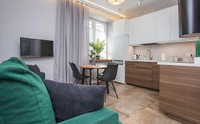 Urban Jungle Apartment In The Heart Of The City
